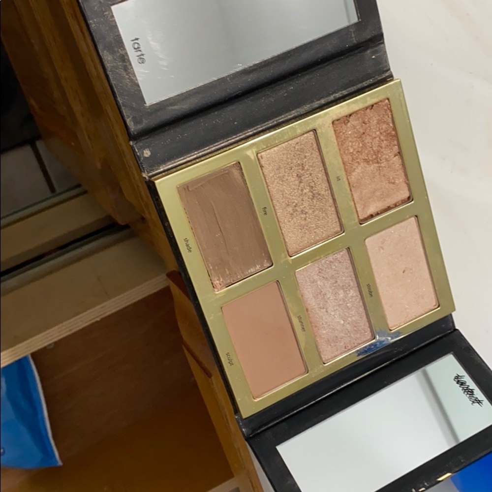 Makeup - Picture 2 of 2